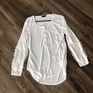 Simple white top with lace on sleeves